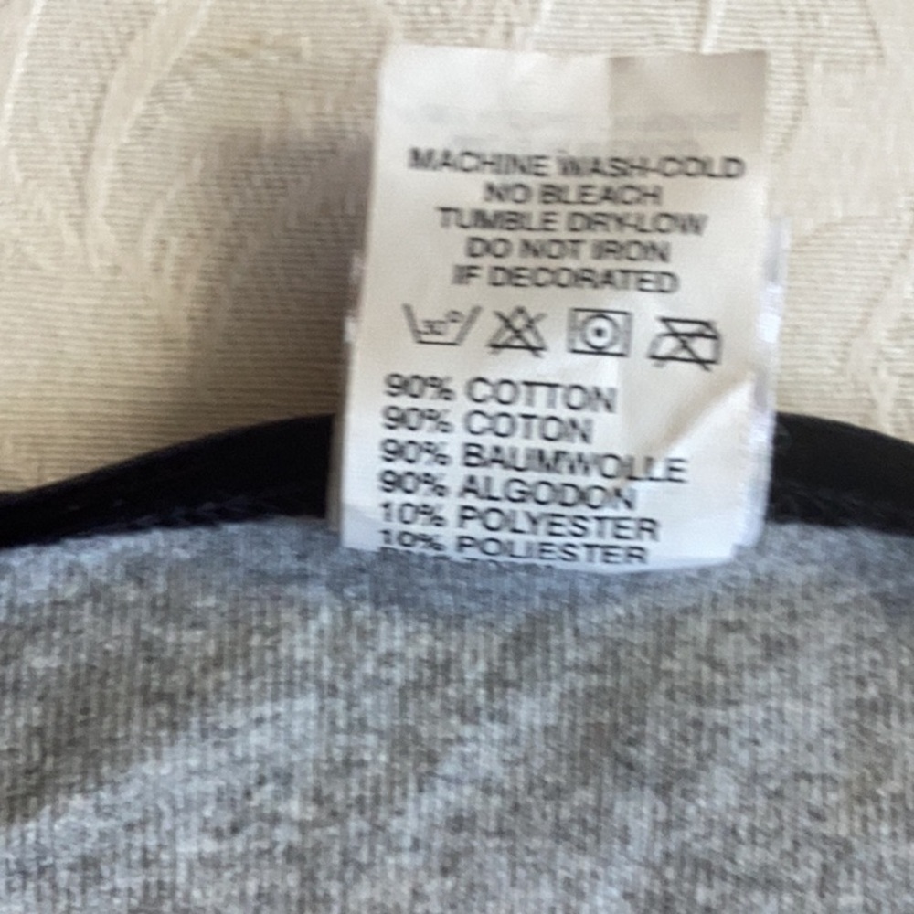 Hard Rock Cafe Orlando long sleeve gray t-shirt, size Medium. Never worn. NWOT - Picture 9 of 13